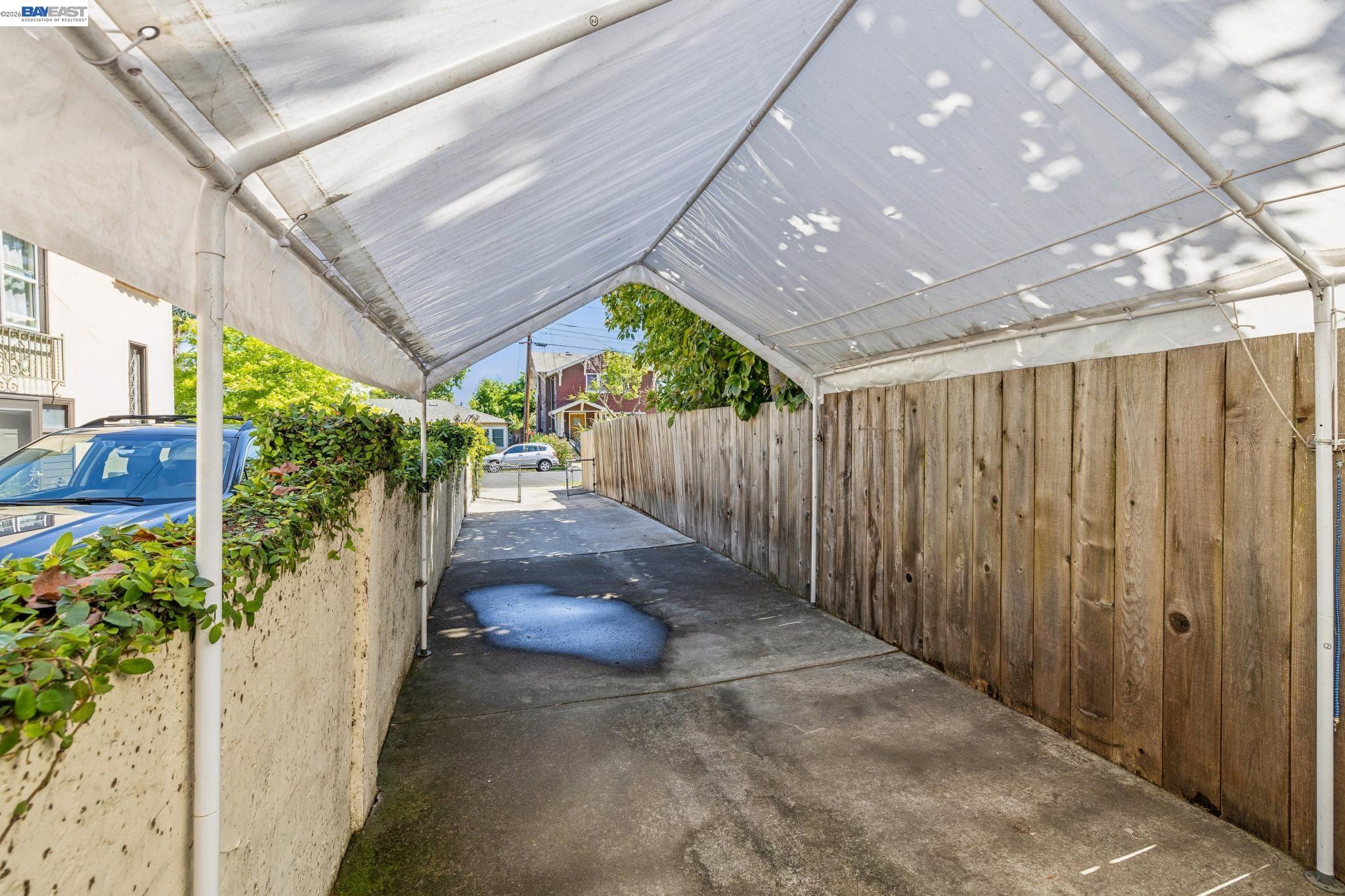1222 Versailles Ave