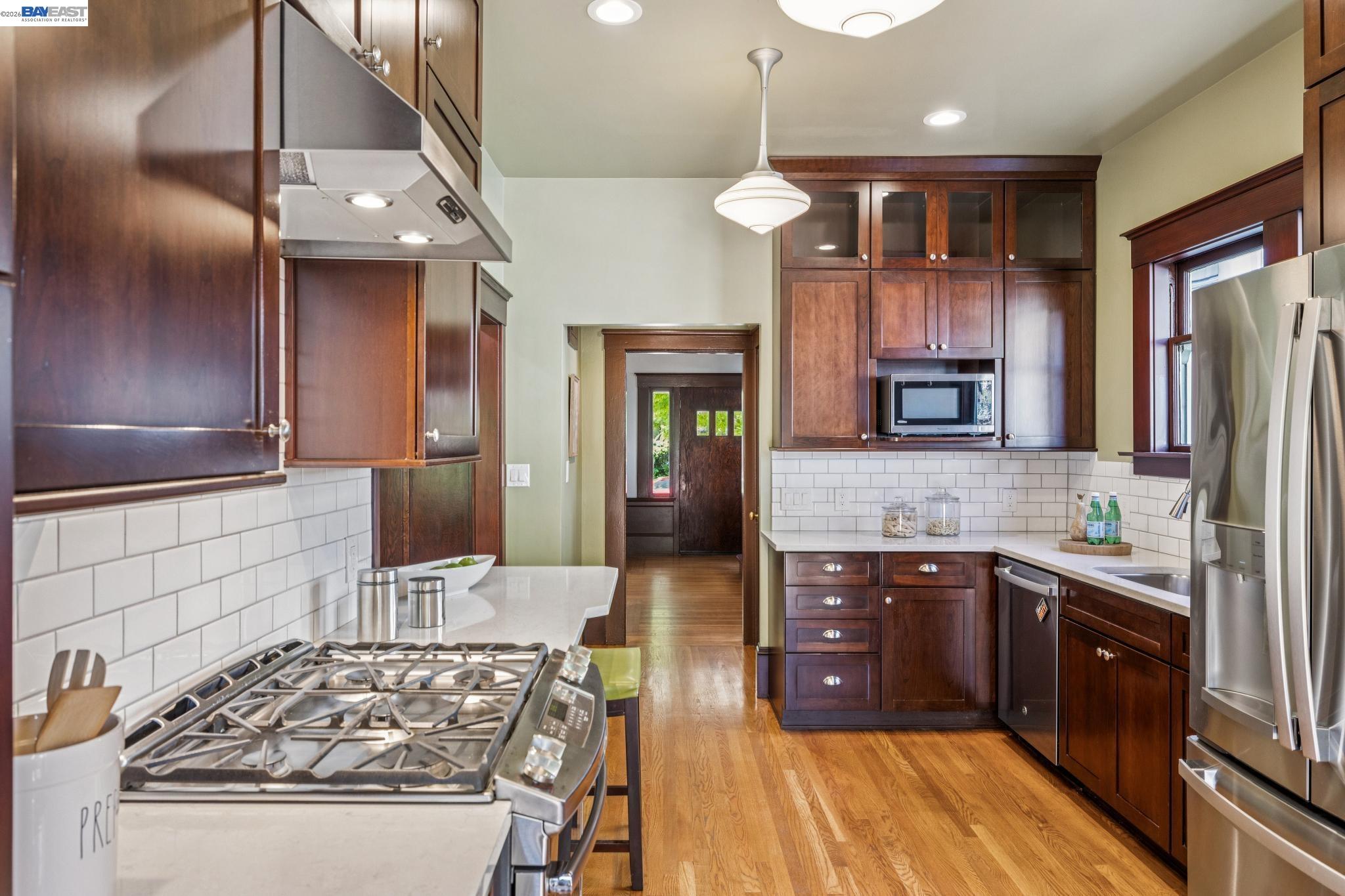 1222 Versailles Ave