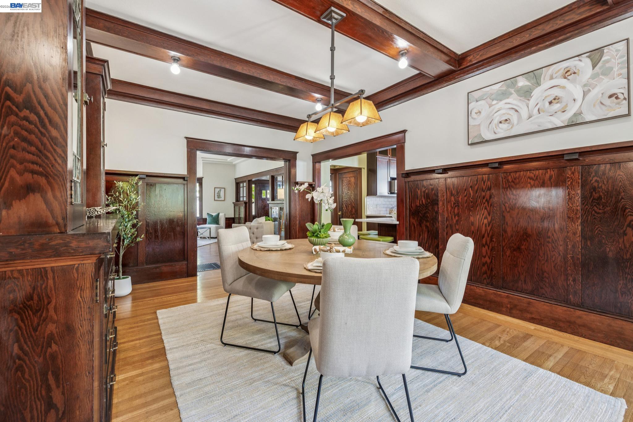 1222 Versailles Ave