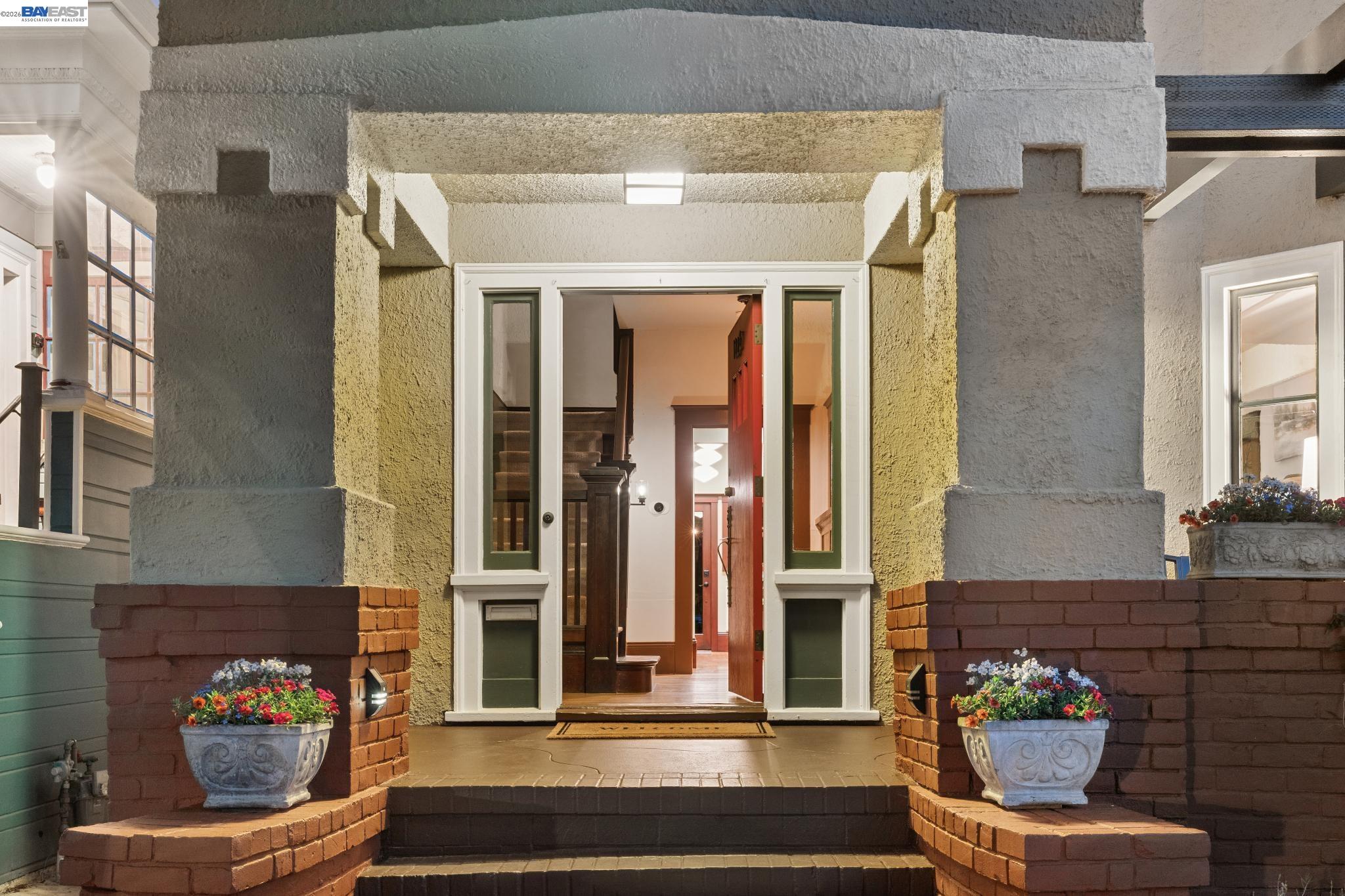 1222 Versailles Ave