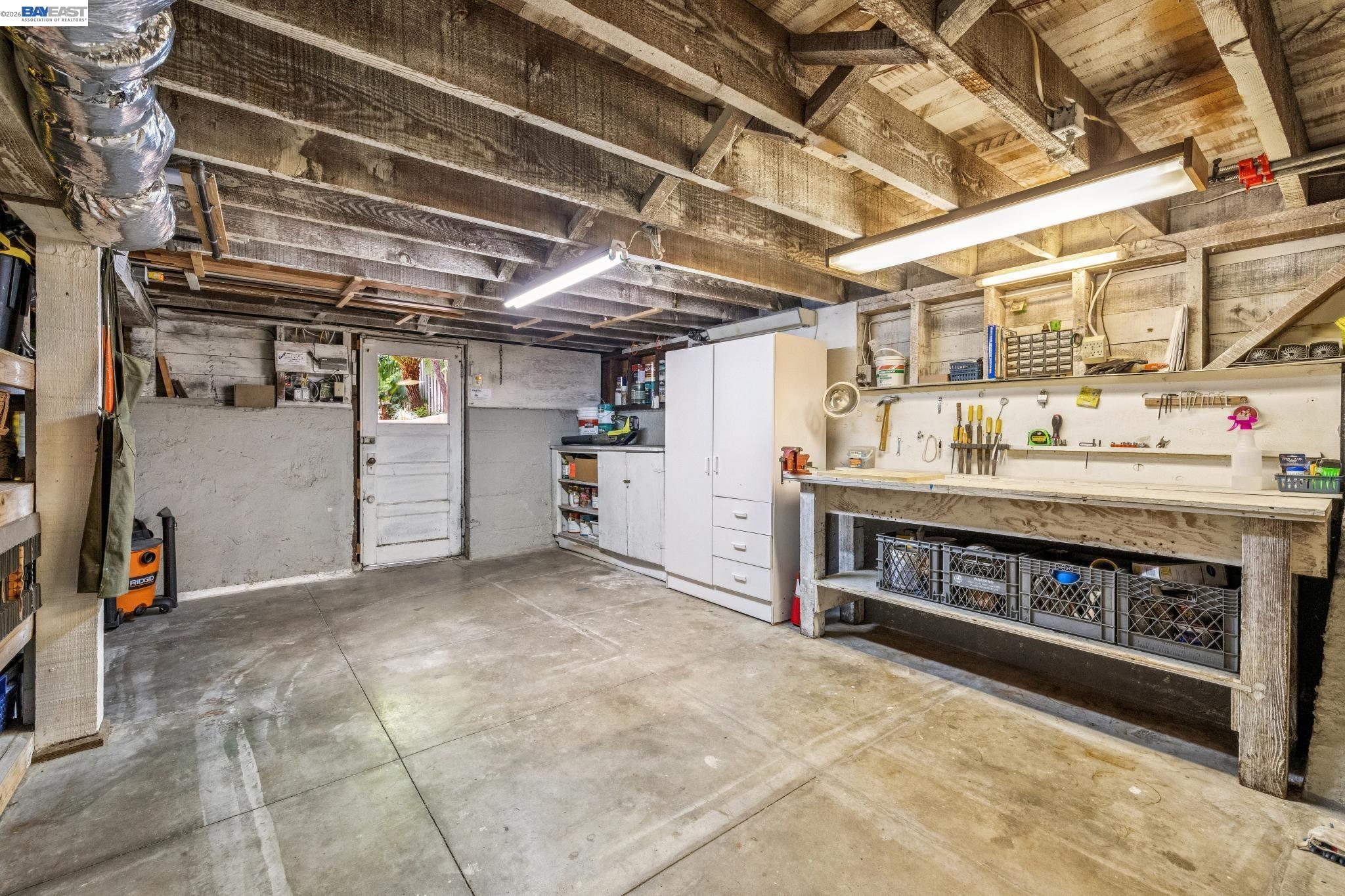 1222 Versailles Ave