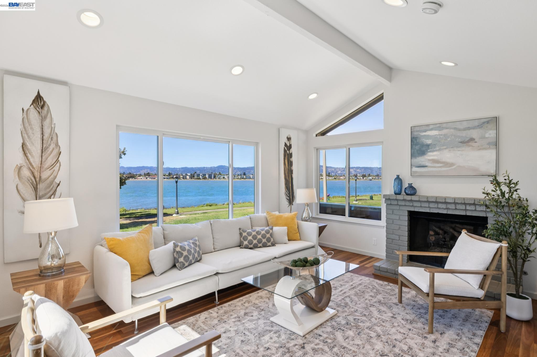 611 Harbor Rd