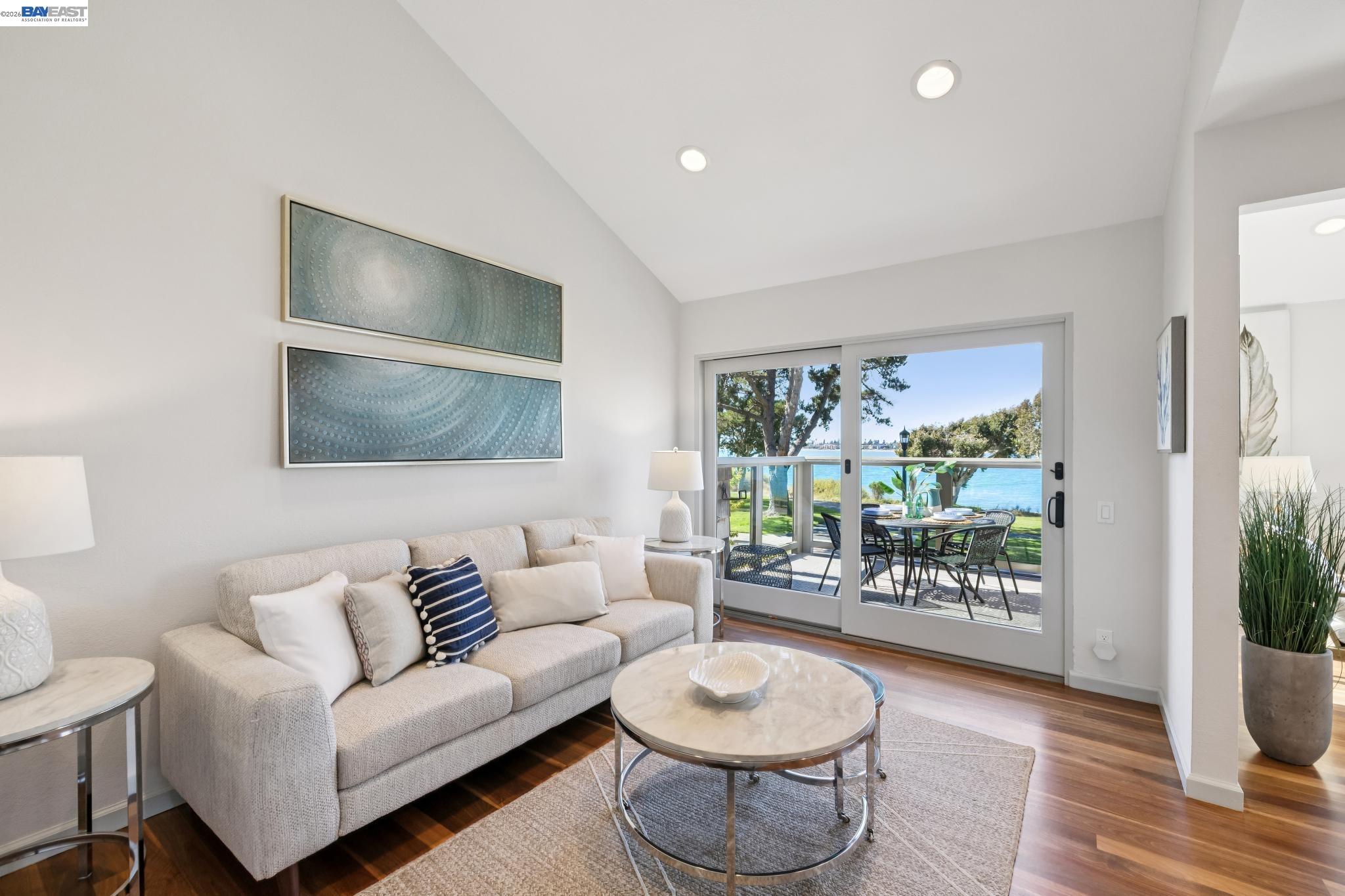 611 Harbor Rd