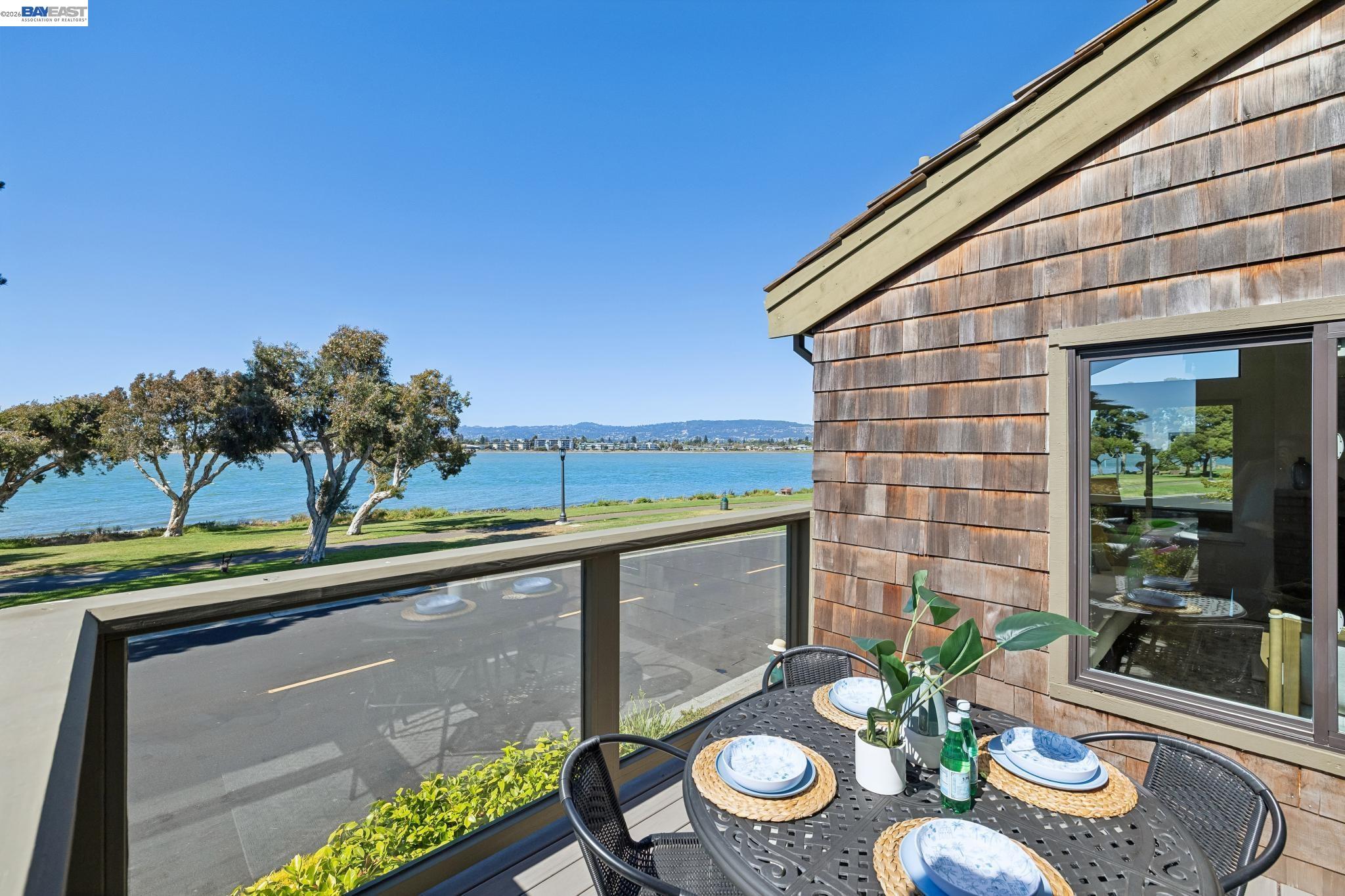 611 Harbor Rd