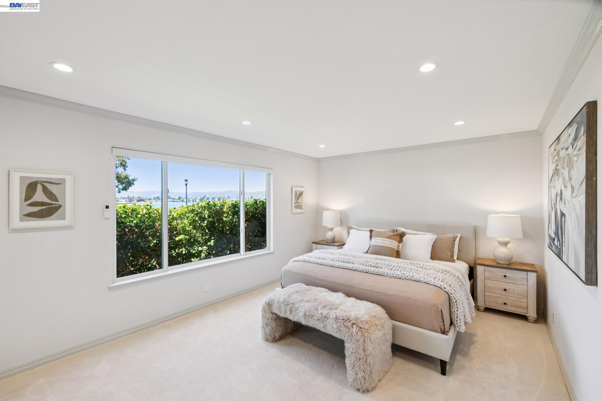 611 Harbor Rd
