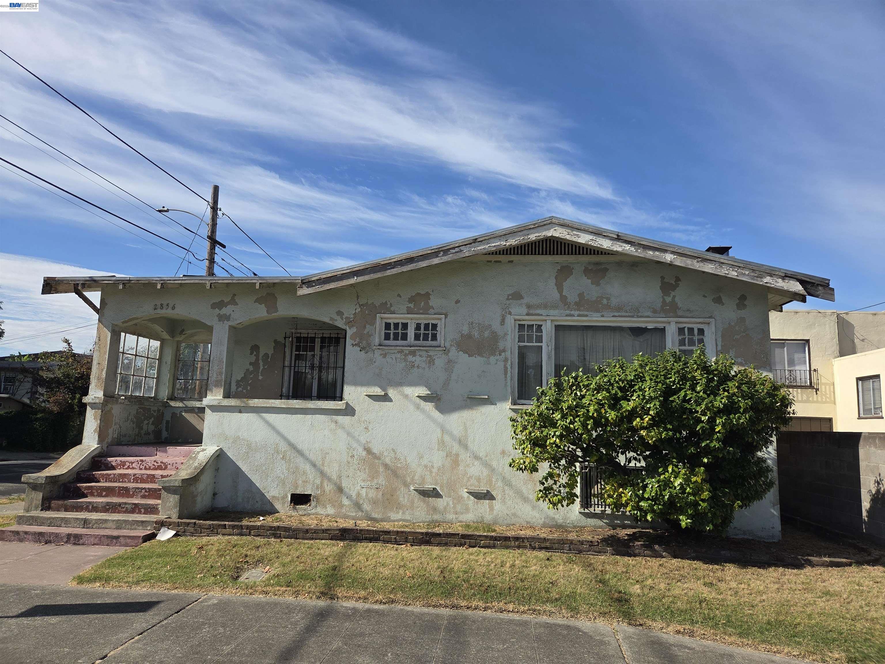 2856 Encinal Ave