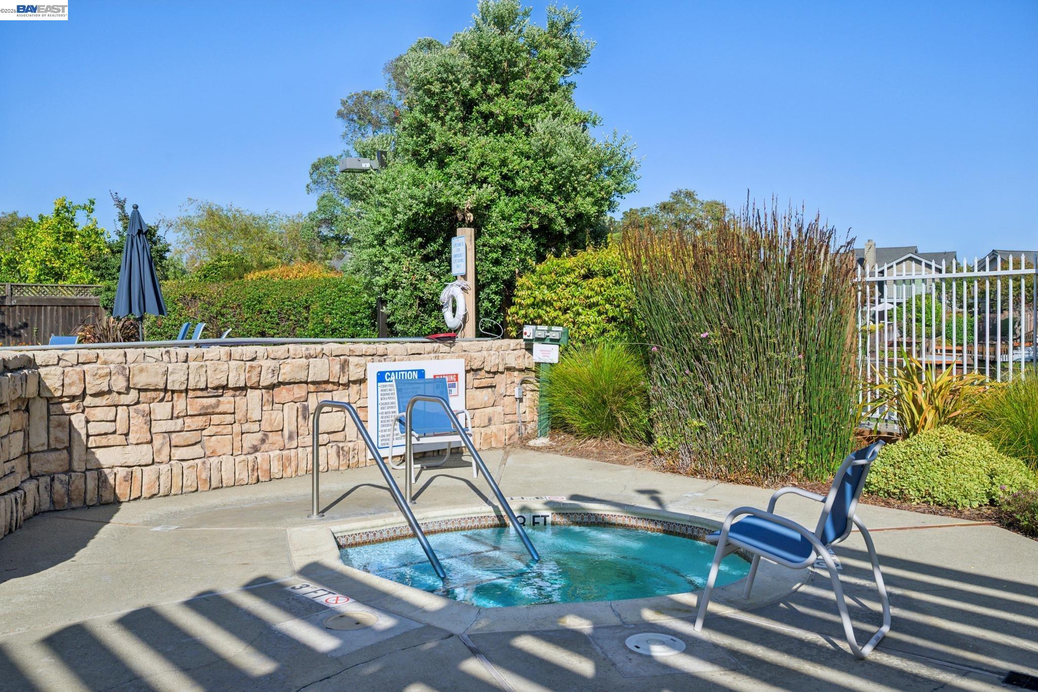 37 Oak Park Dr
