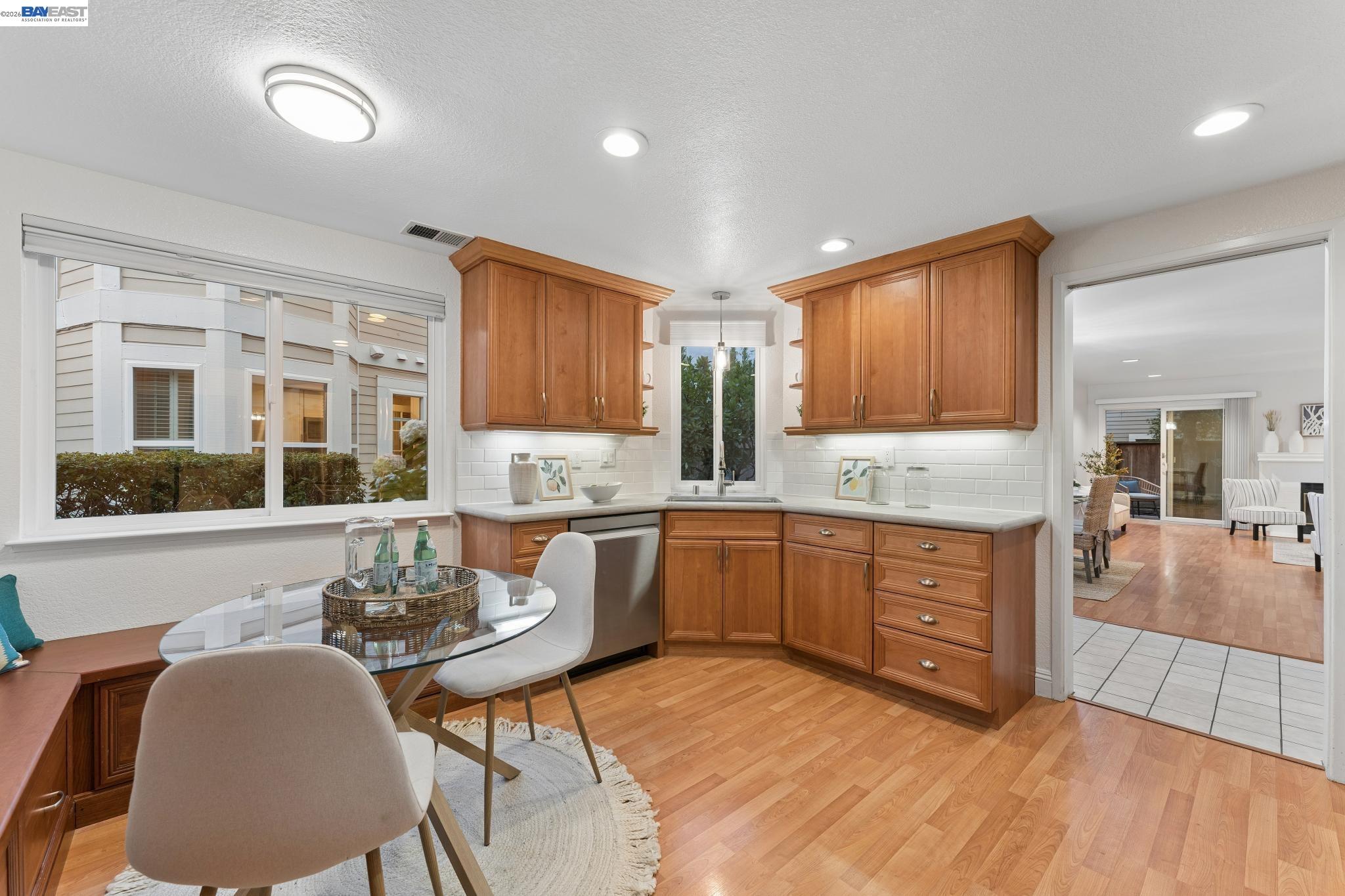 37 Oak Park Dr