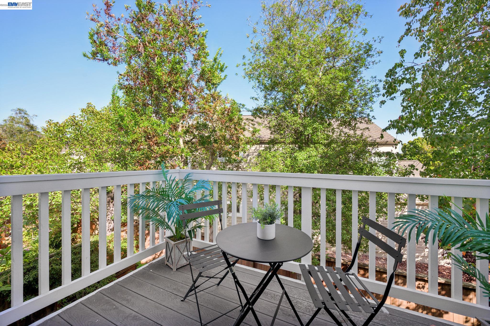 37 Oak Park Dr