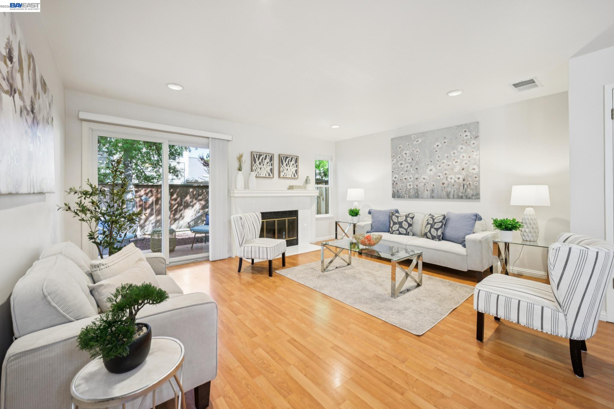 37 Oak Park Dr