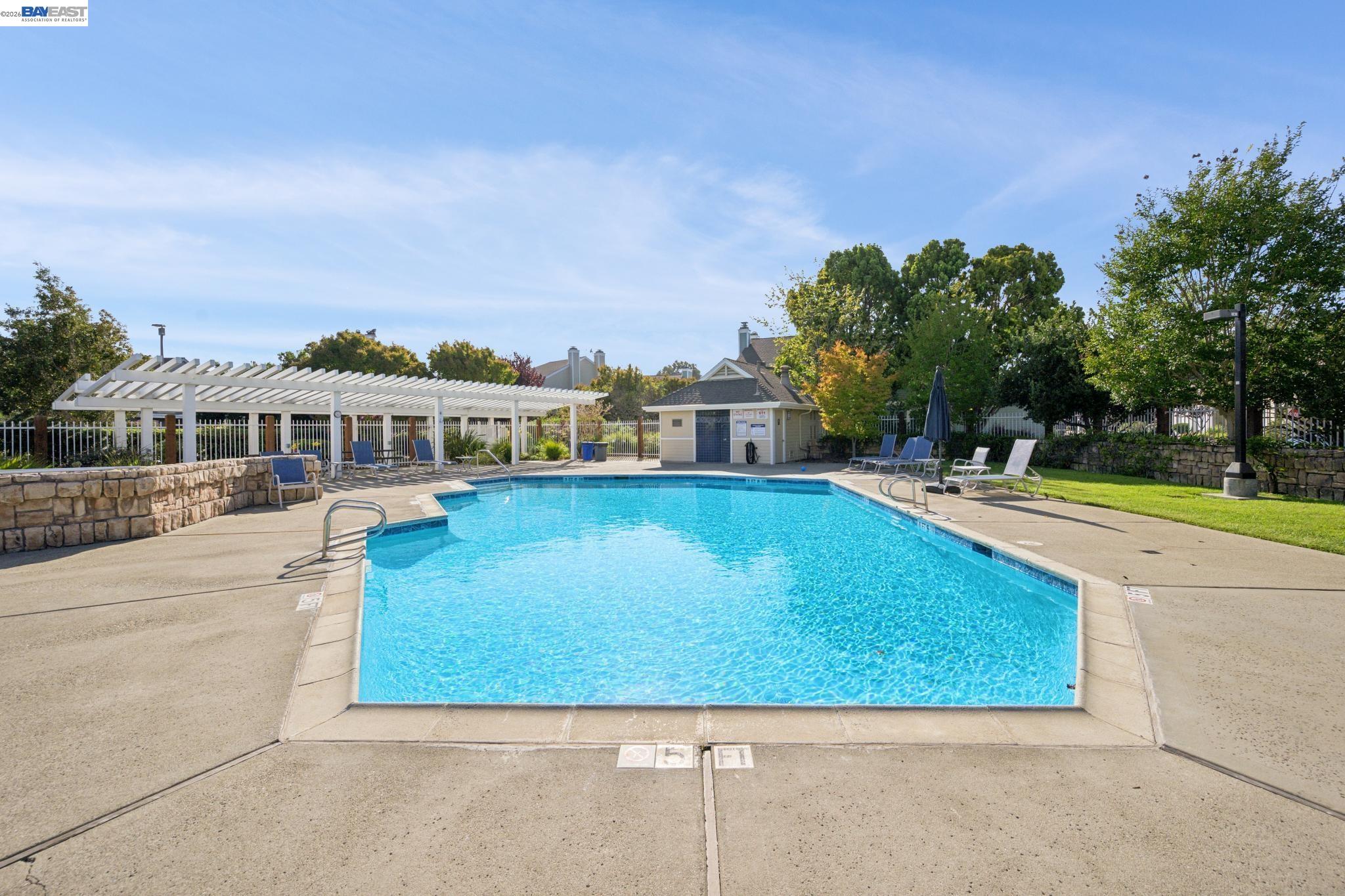 37 Oak Park Dr
