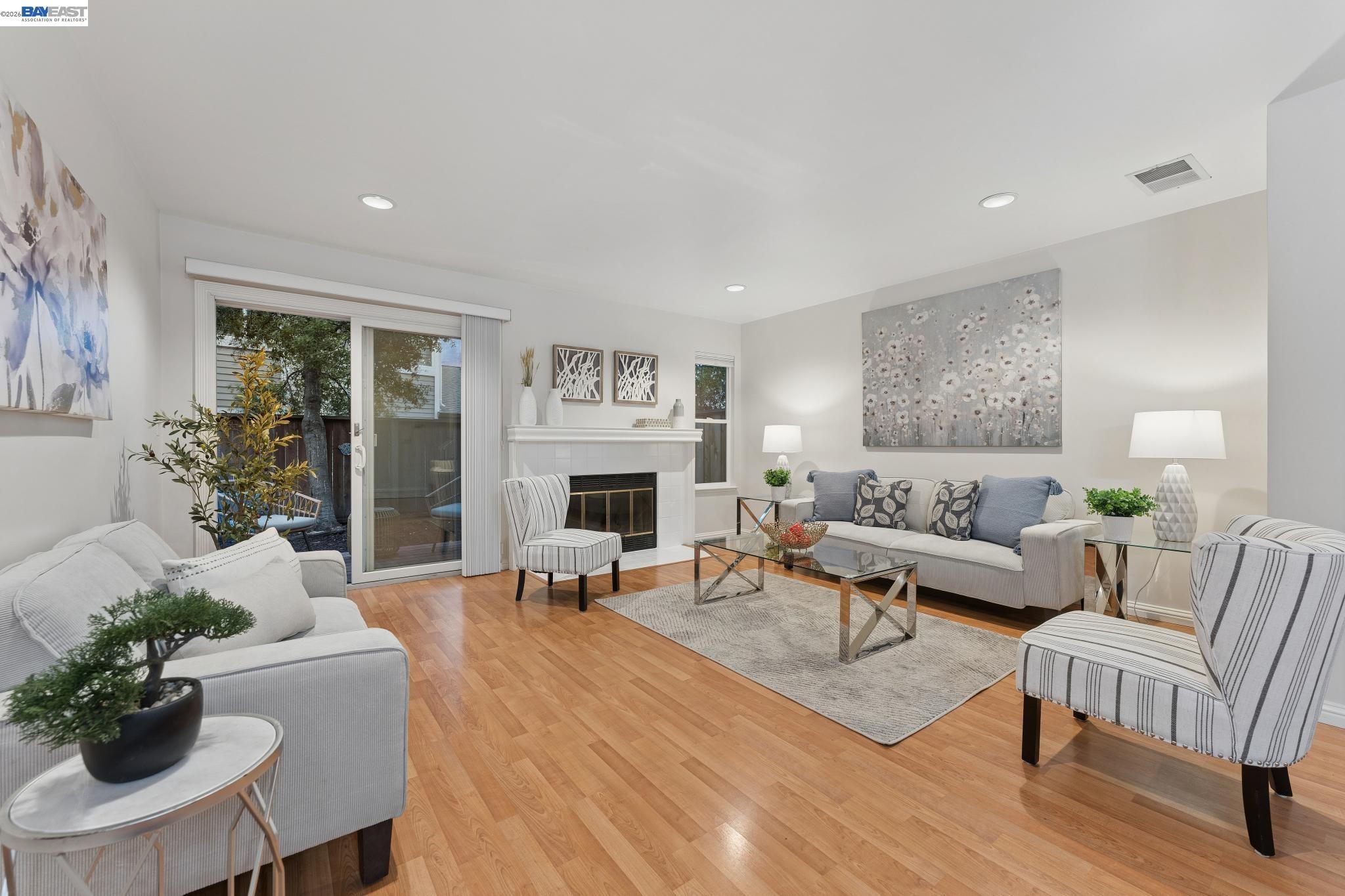 37 Oak Park Dr