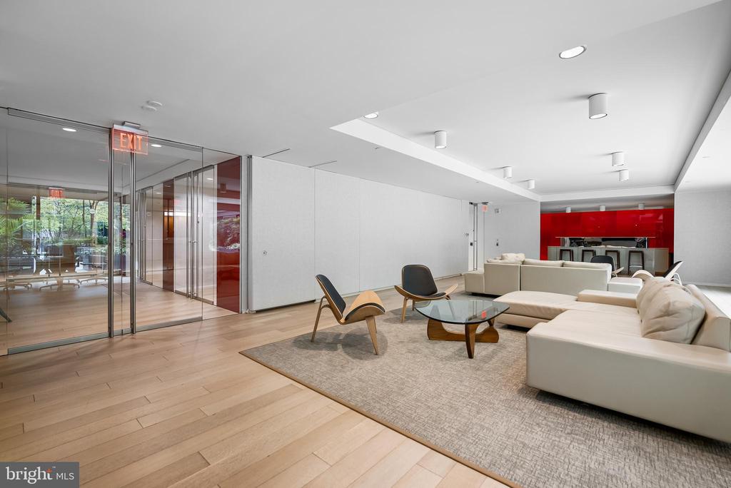 925 H STREET NW Unit: 907