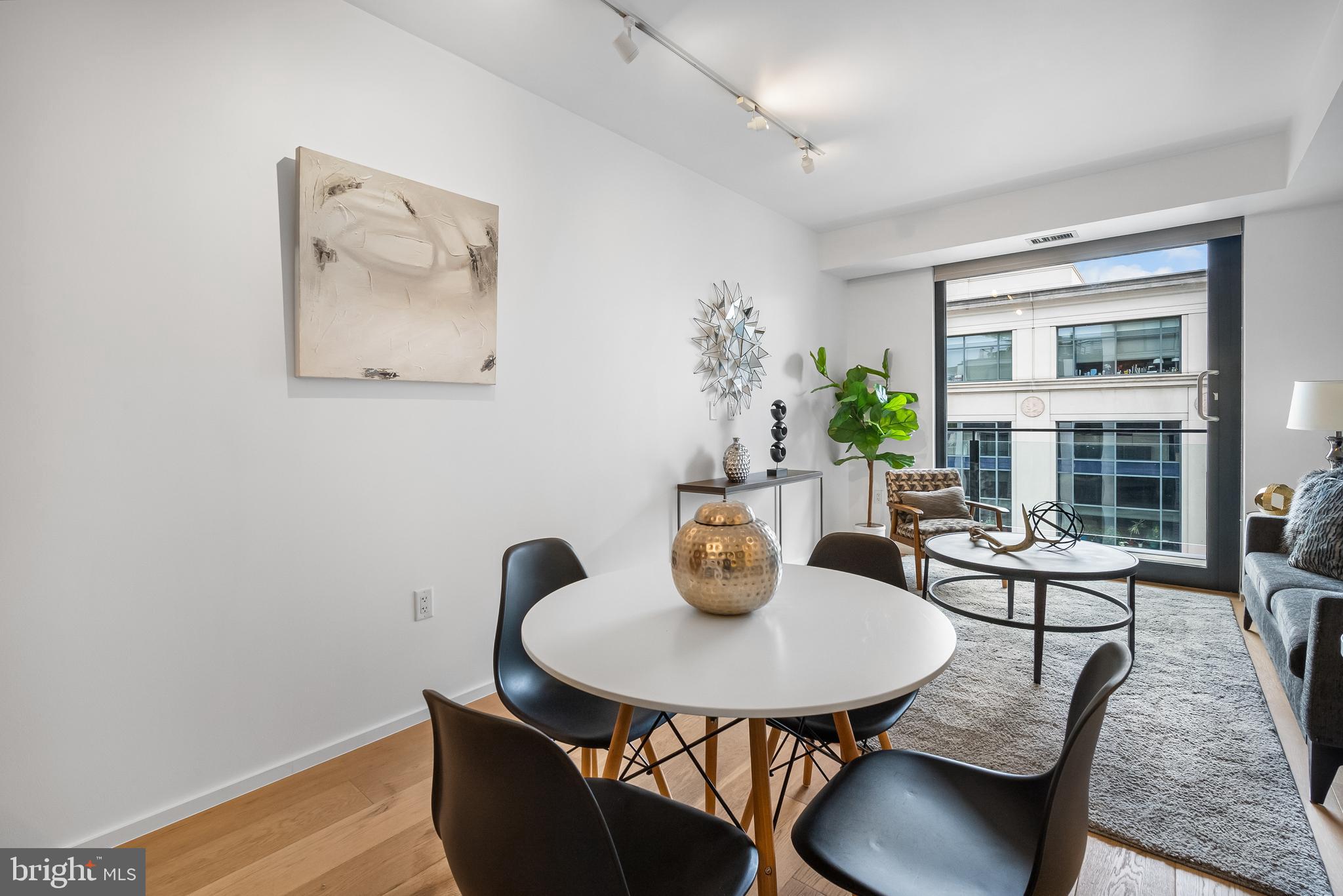 925 H STREET NW Unit: 907