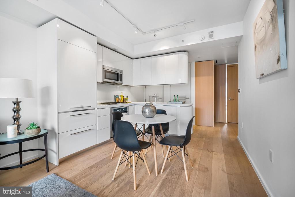 925 H STREET NW Unit: 907