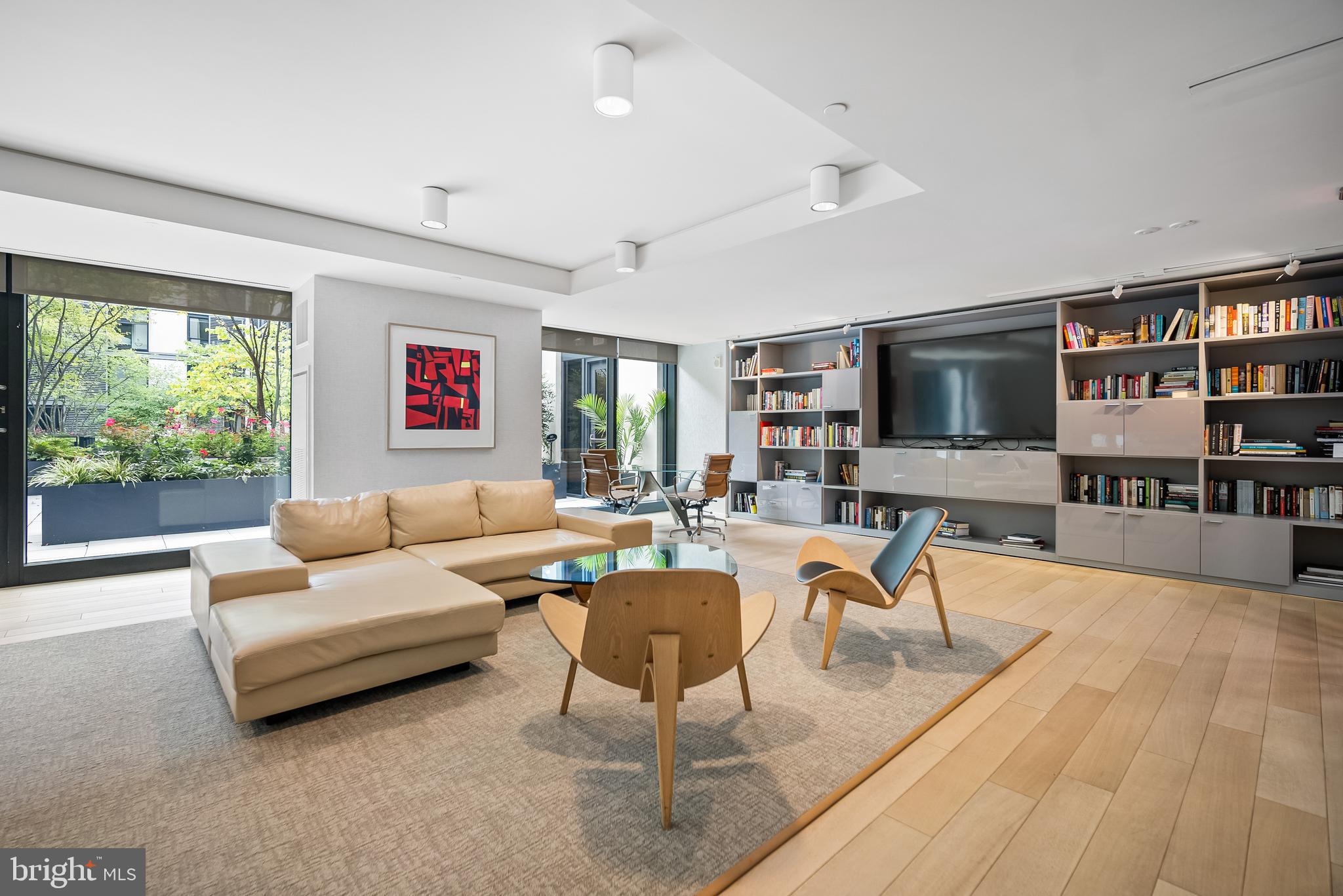 925 H STREET NW Unit: 907