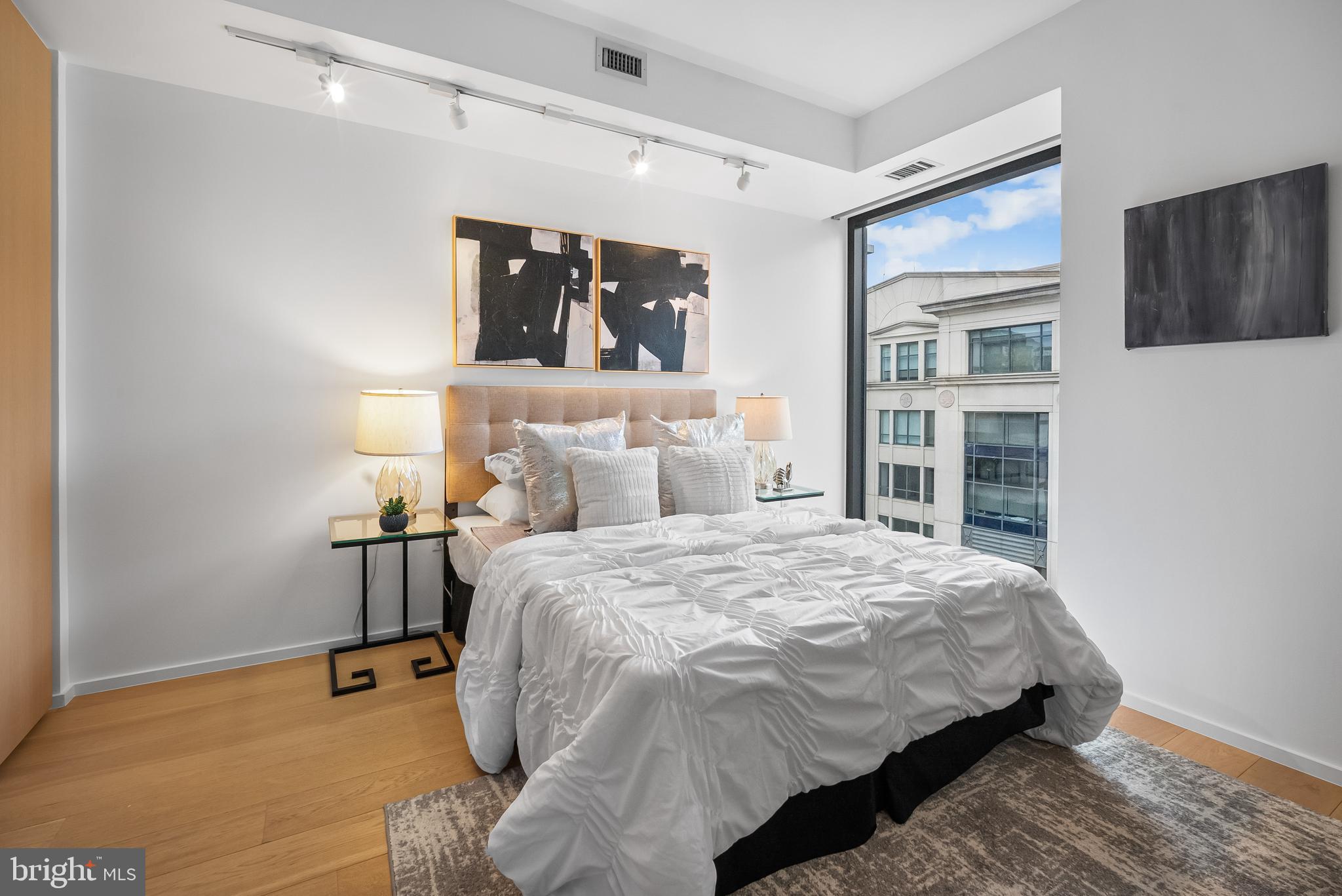 925 H STREET NW Unit: 907