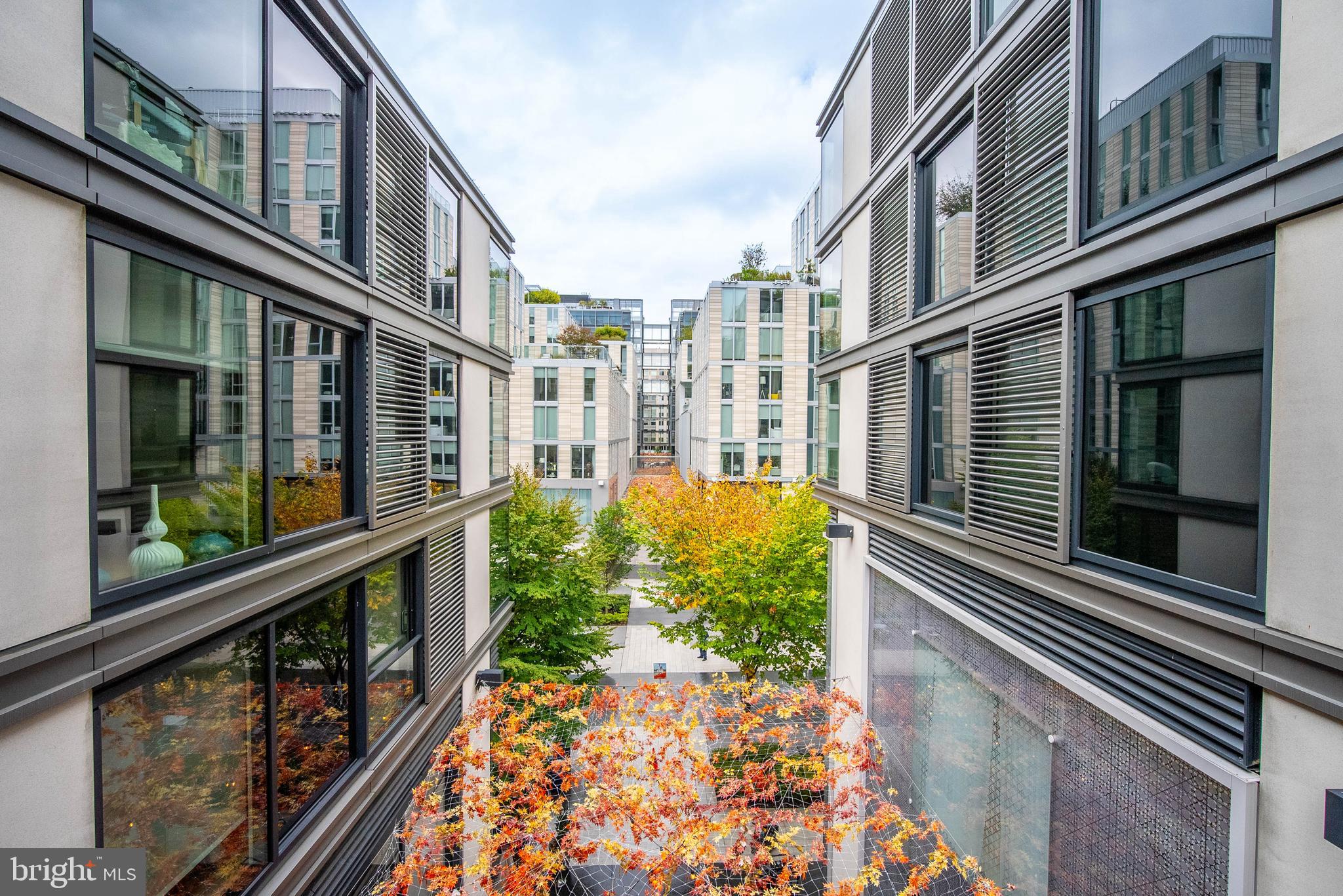 925 H STREET NW Unit: 907