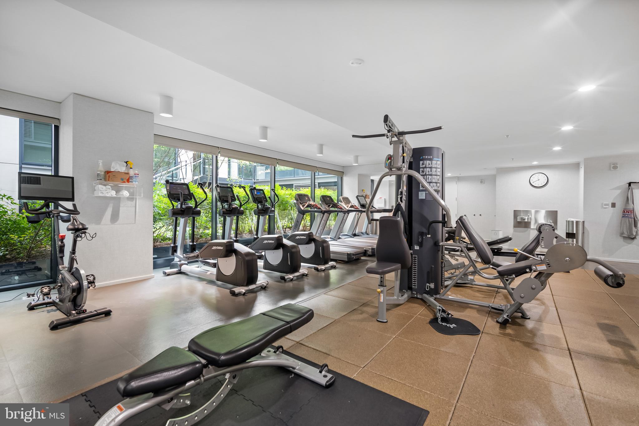 925 H STREET NW Unit: 907