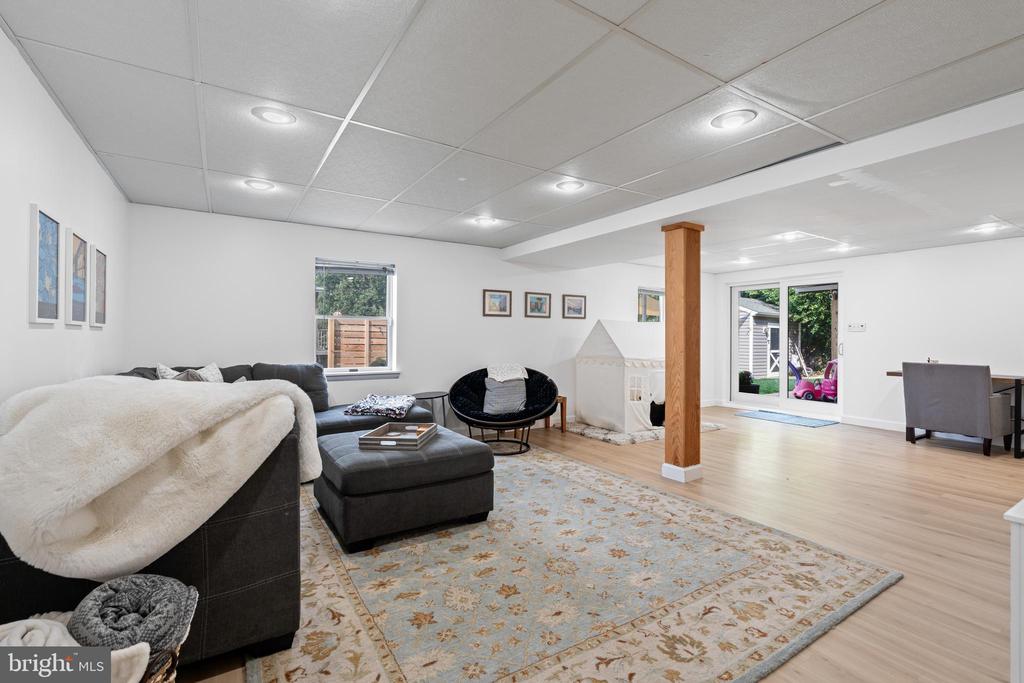 1151 Locust Tree Dr