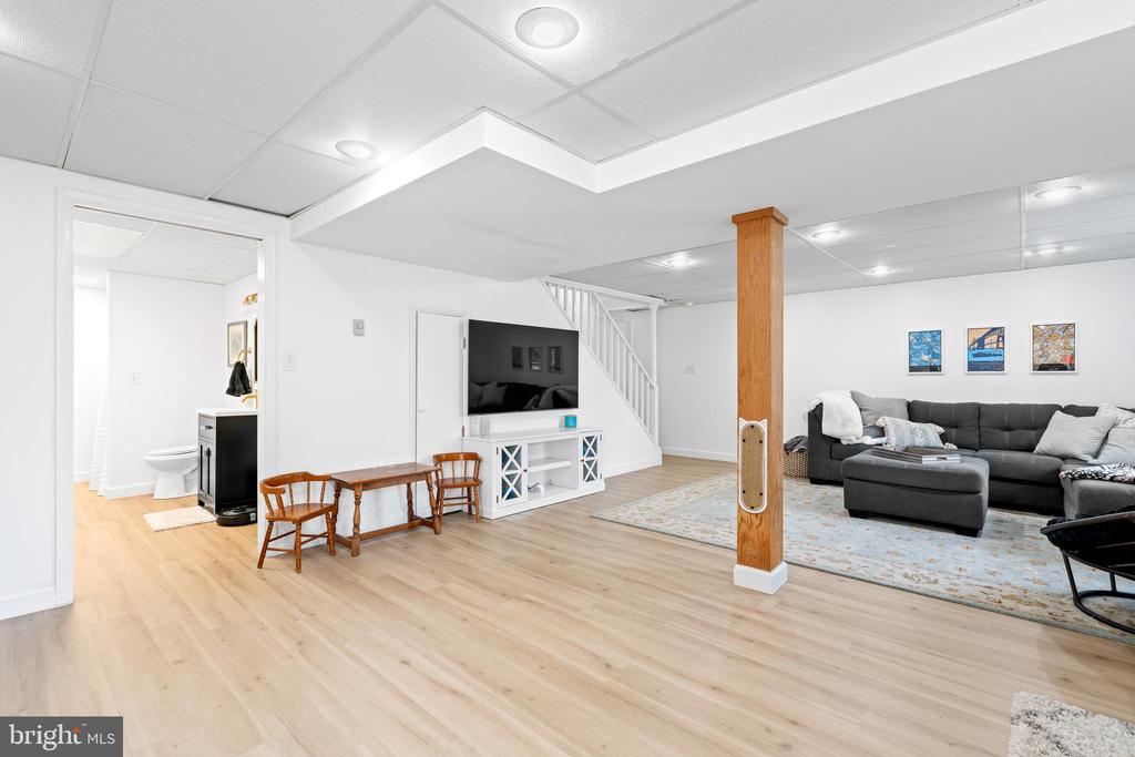 1151 Locust Tree Dr