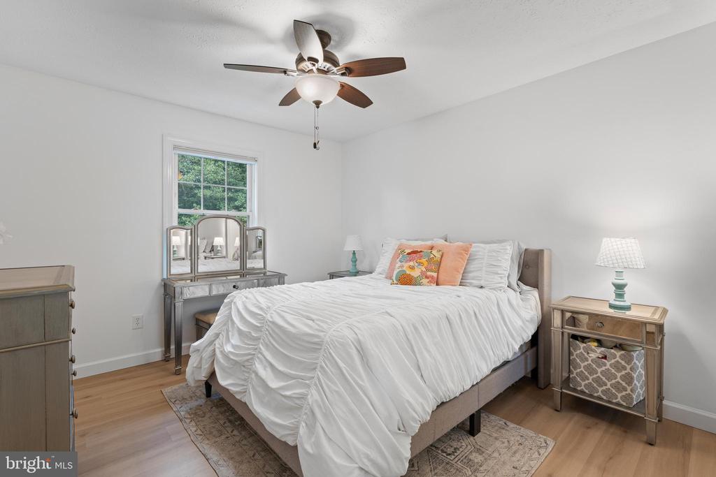 1151 Locust Tree Dr