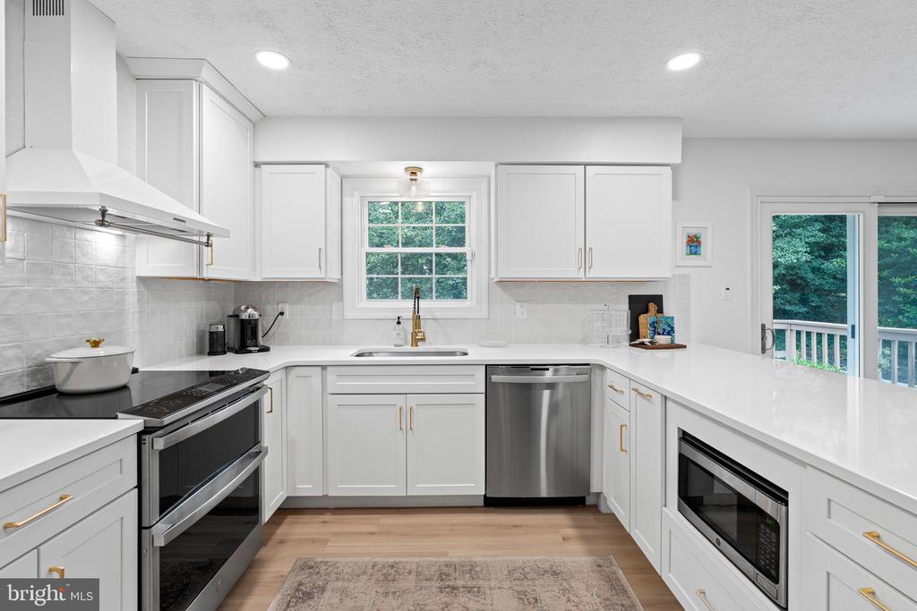 1151 Locust Tree Dr