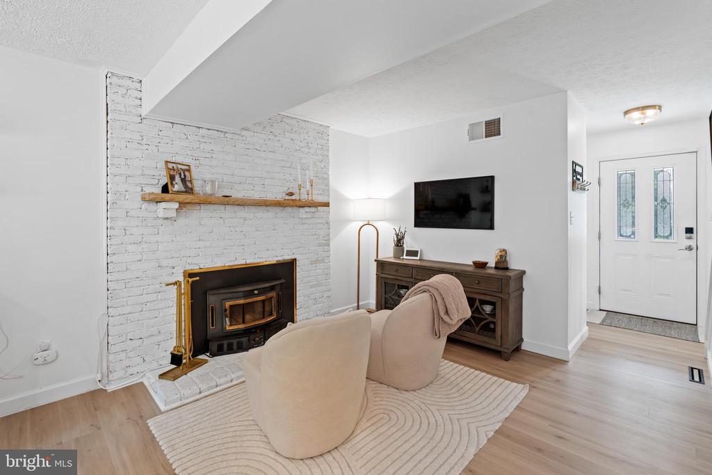 1151 Locust Tree Dr