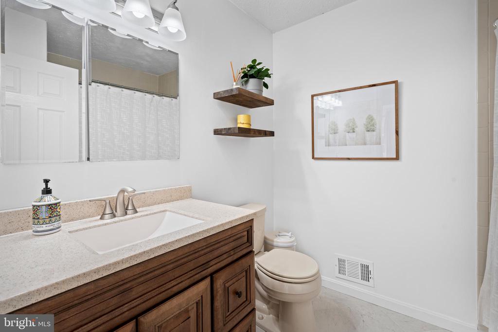 1151 Locust Tree Dr