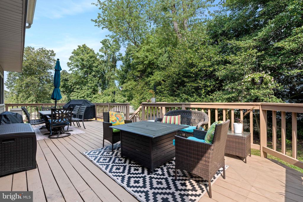 1151 Locust Tree Dr
