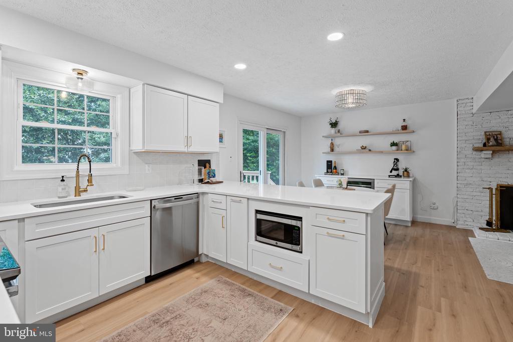 1151 Locust Tree Dr