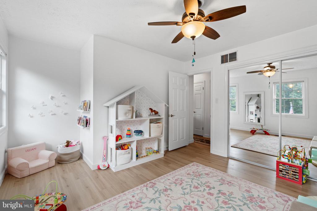 1151 Locust Tree Dr