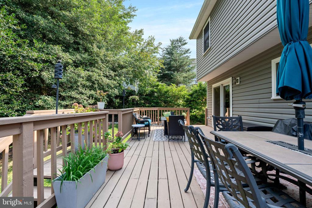 1151 Locust Tree Dr