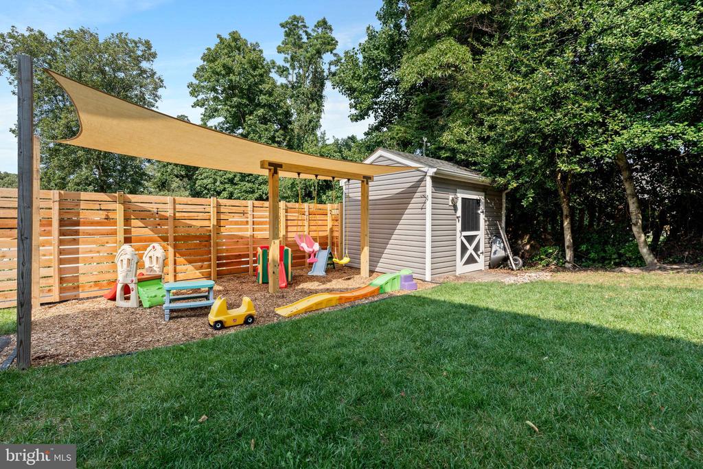 1151 Locust Tree Dr