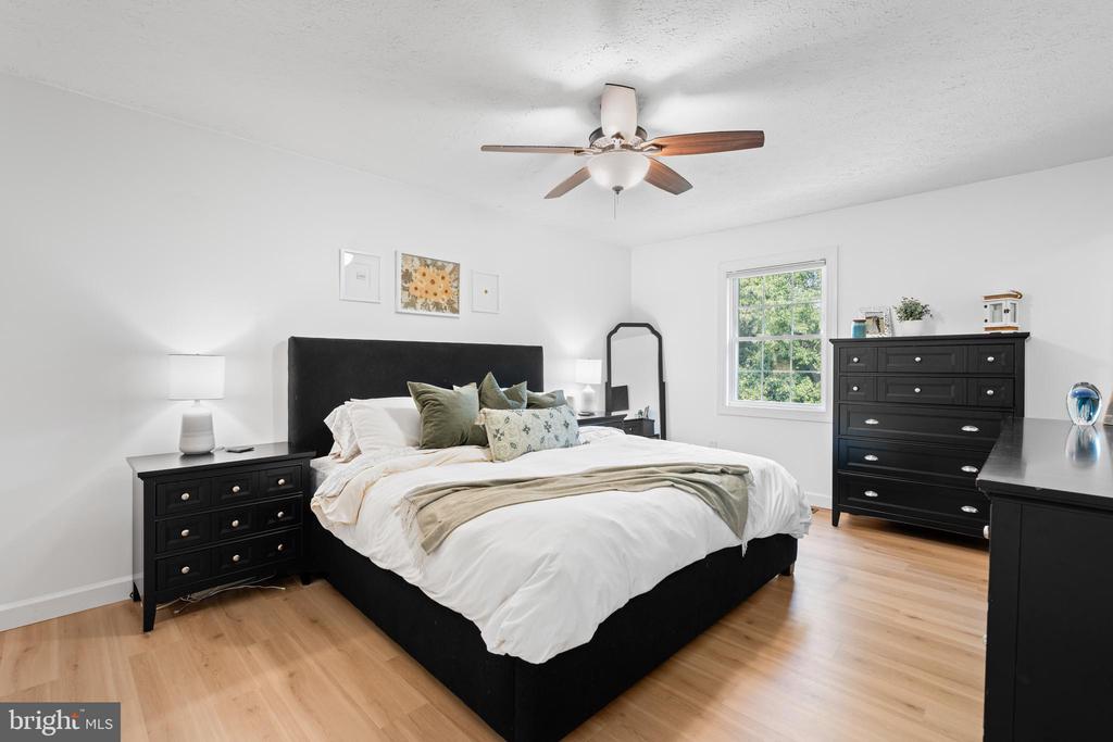 1151 Locust Tree Dr