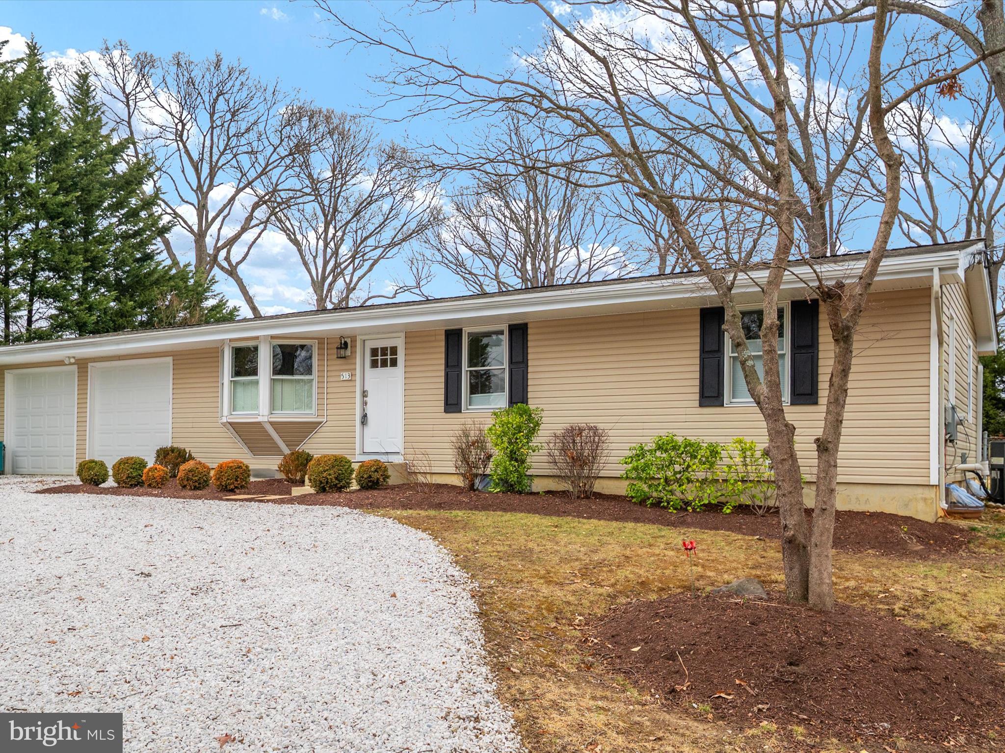 513 Leelyn Dr