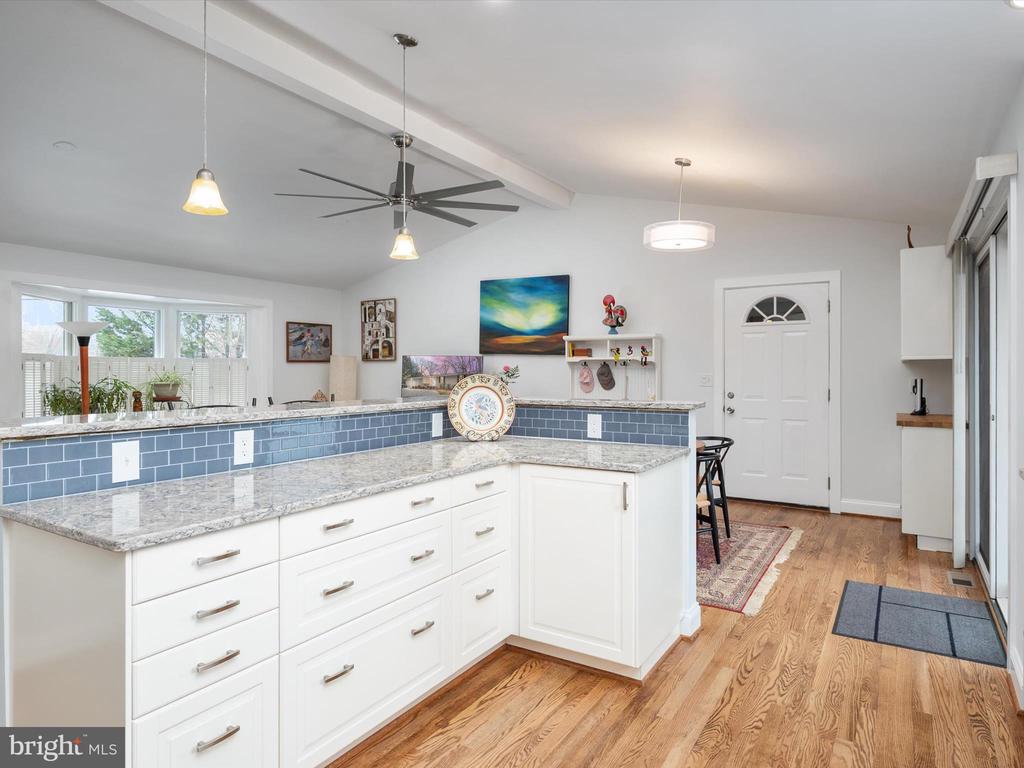 513 Leelyn Dr