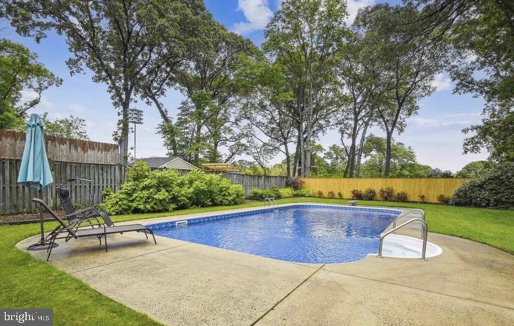 513 Leelyn Dr