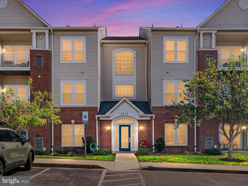 2494 AMBER ORCHARD COURT E 302