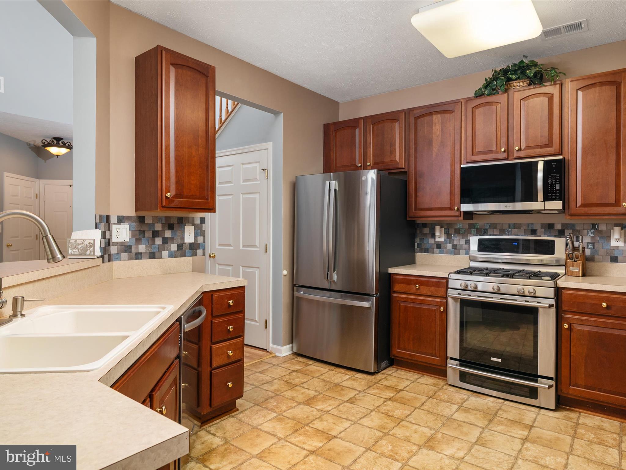 2494 AMBER ORCHARD COURT E 302