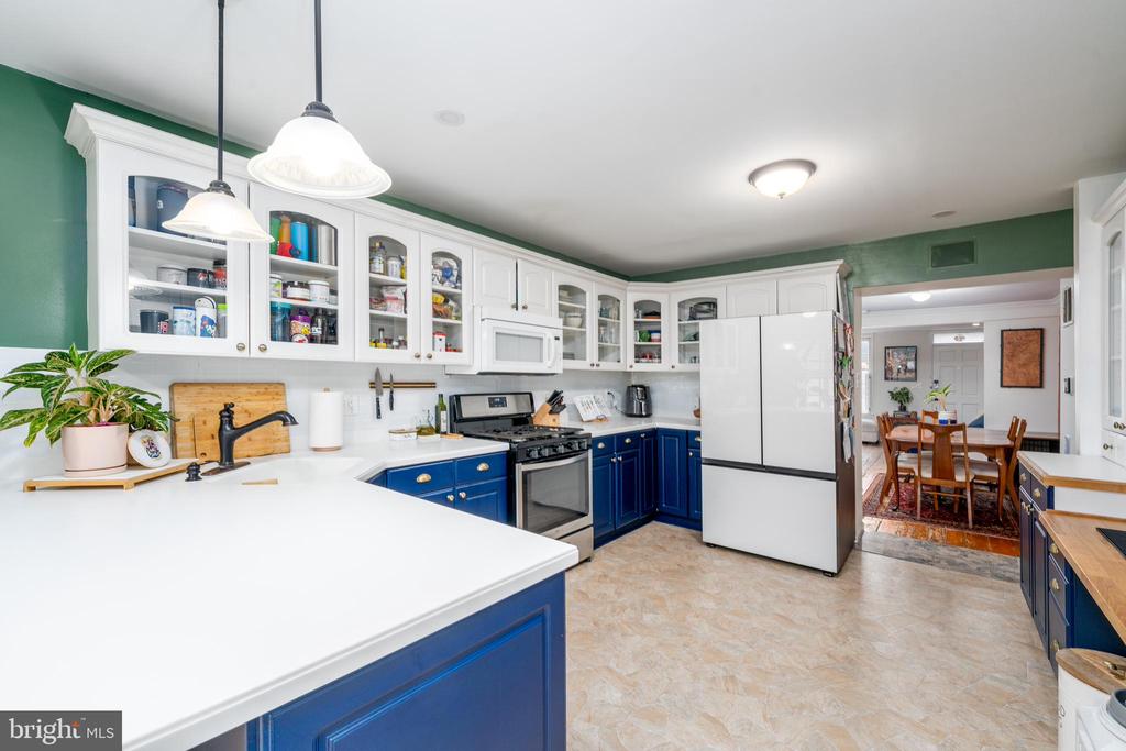 1005 LIGHT STREET