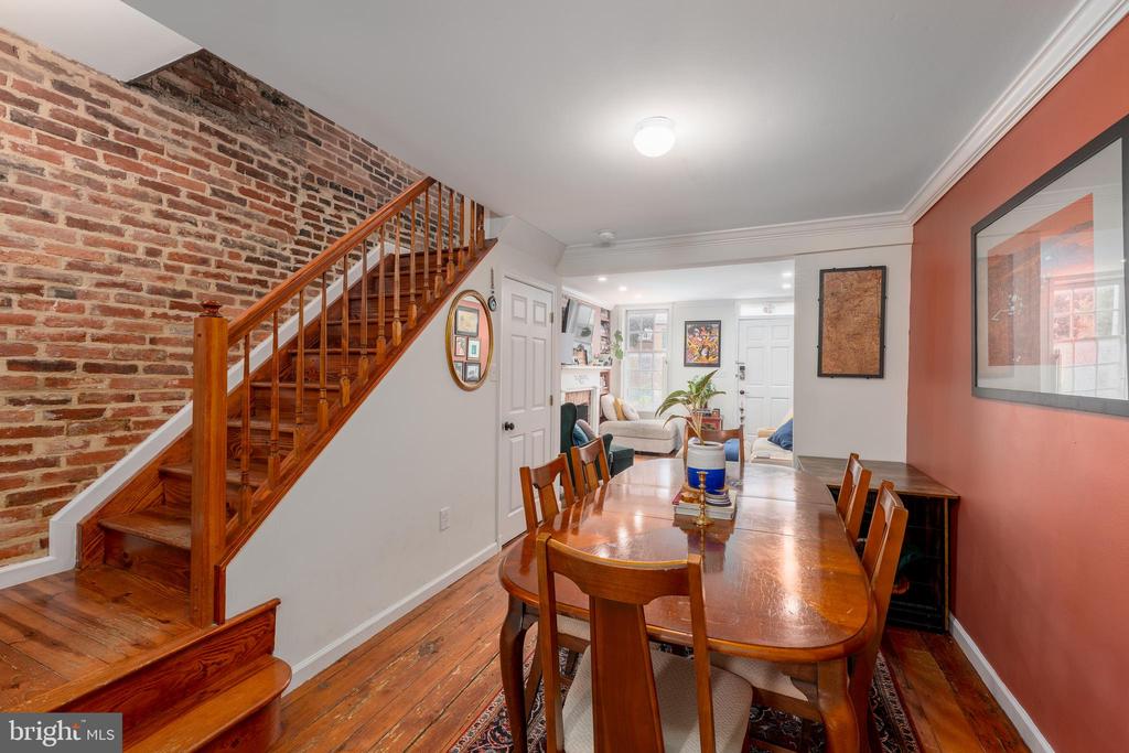 1005 LIGHT STREET