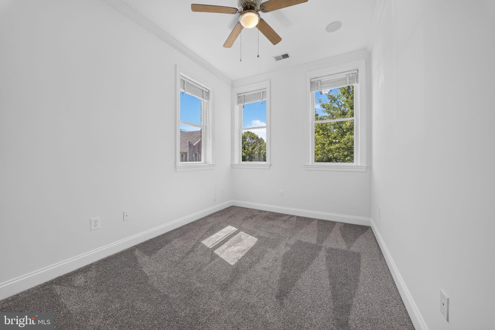 2932 DILLON STREET