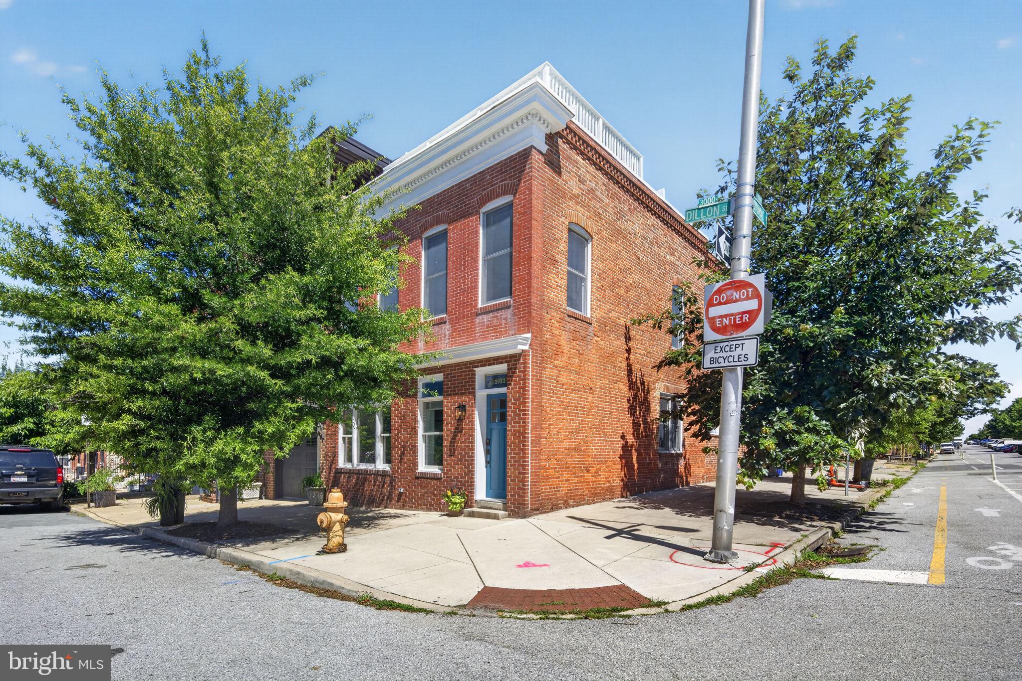 2932 DILLON STREET