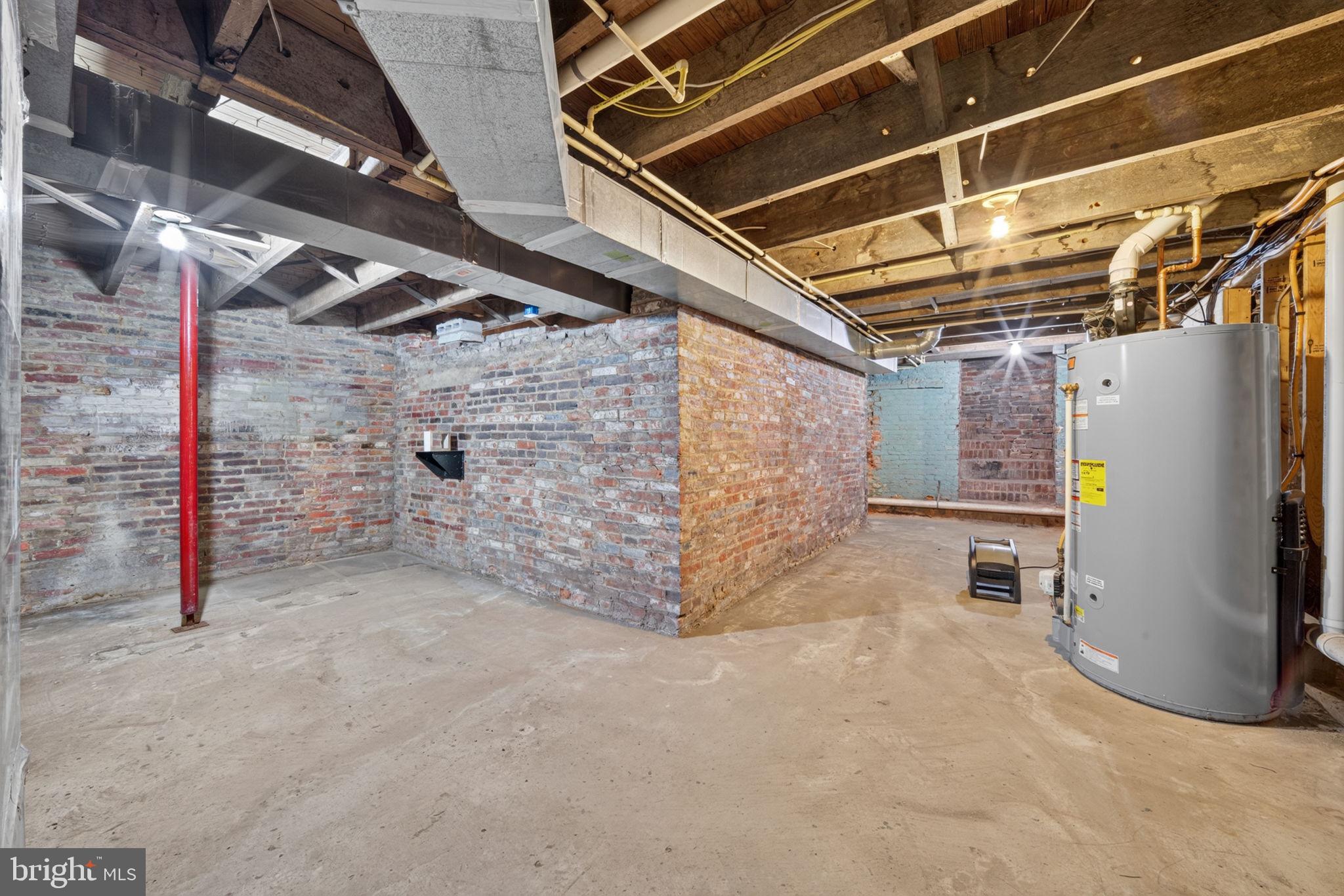 2932 DILLON STREET