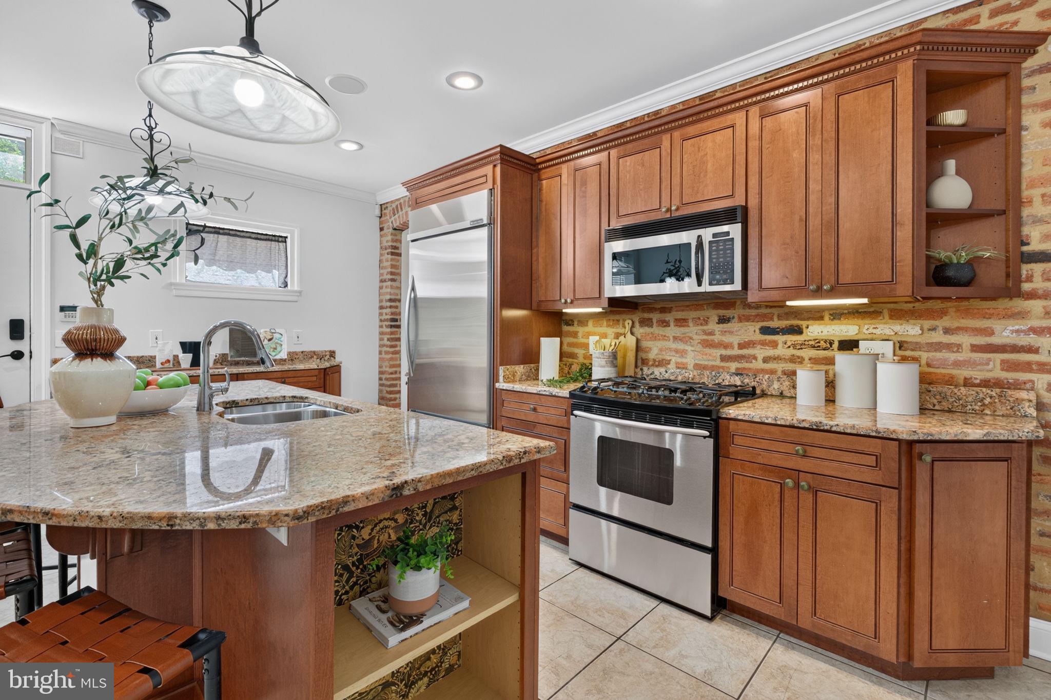 2932 DILLON STREET