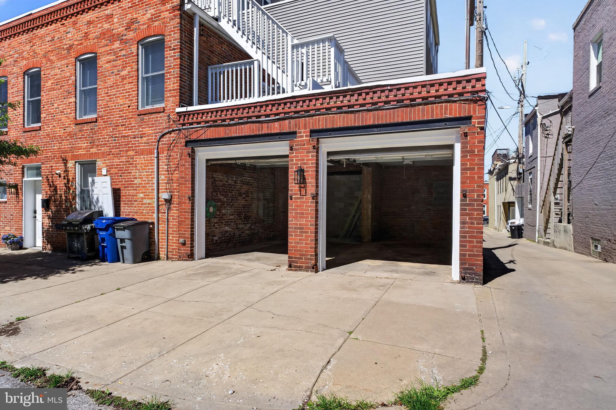 2932 DILLON STREET