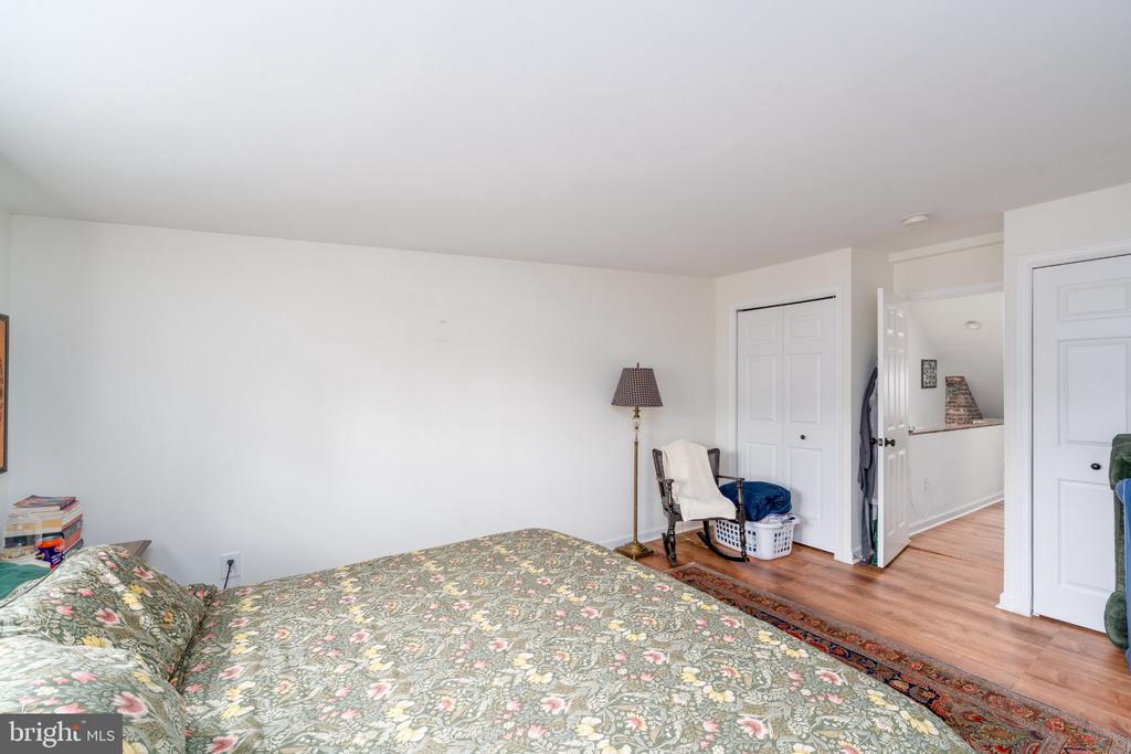1005 LIGHT STREET