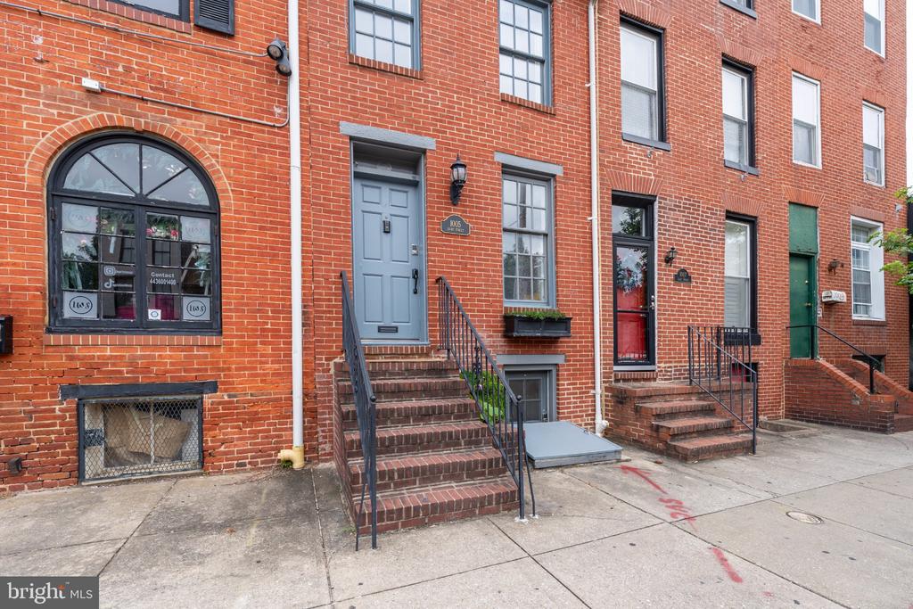 1005 LIGHT STREET