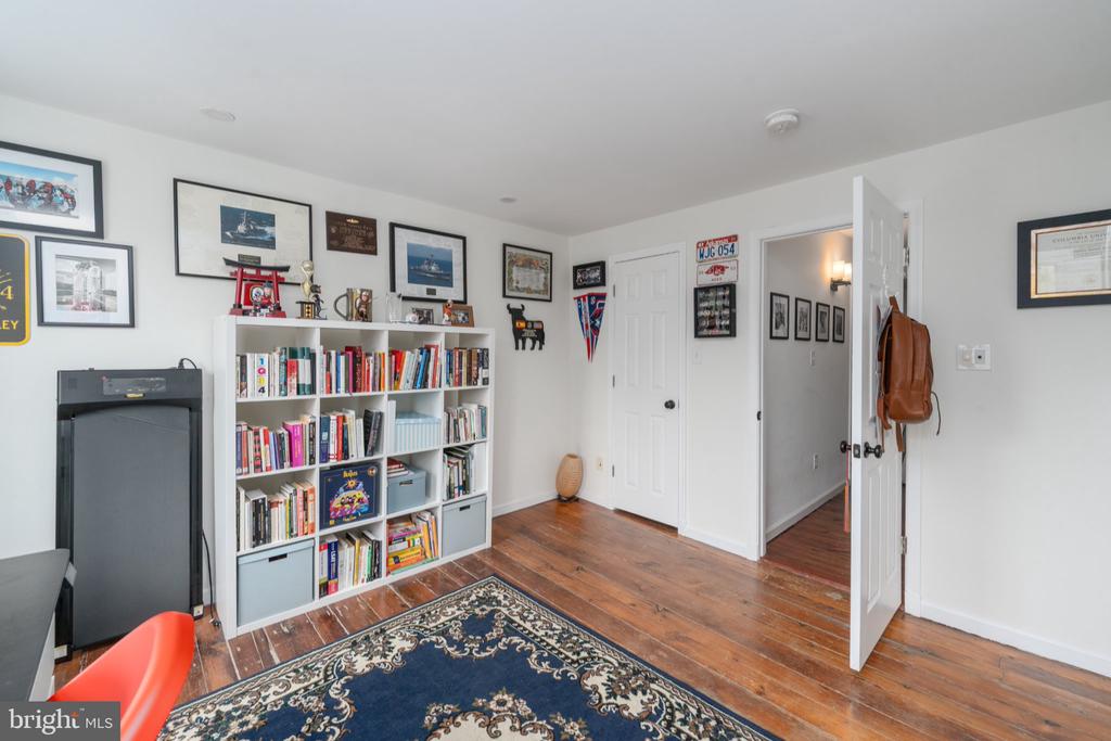 1005 LIGHT STREET